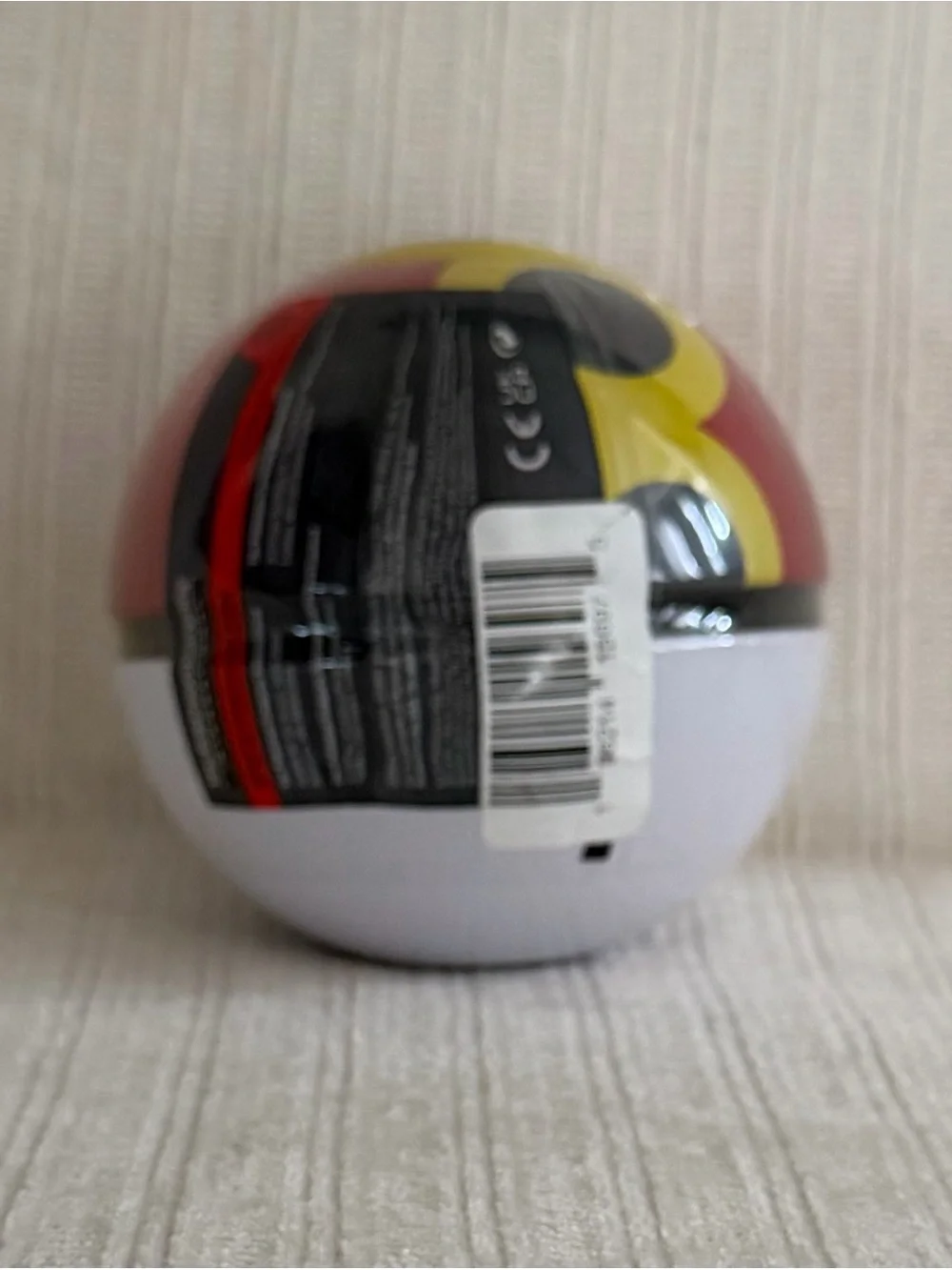 Pokemon Poké Ball Tin - Red, White & Yellow